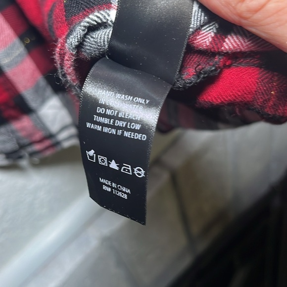 Max Jeans soft red and white flannel button front shirt size 1X - Picture 7 of 9